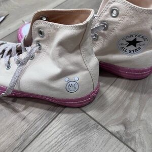 Miley Cyrus Converse collab!
